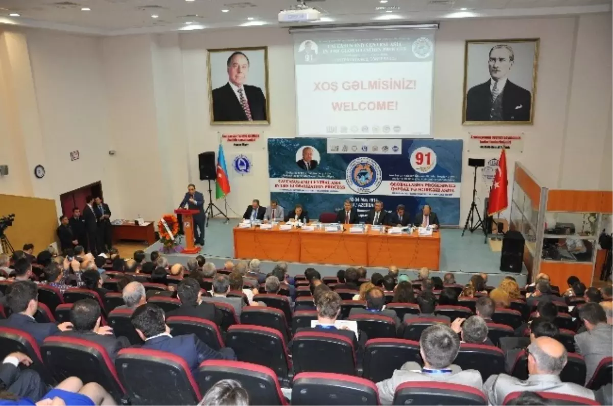 Iğdır Rektörü Prof. Dr. Yılmaz Bakü\'de Düzenlenen Küreselleşme Sempozyumuna Katıldı