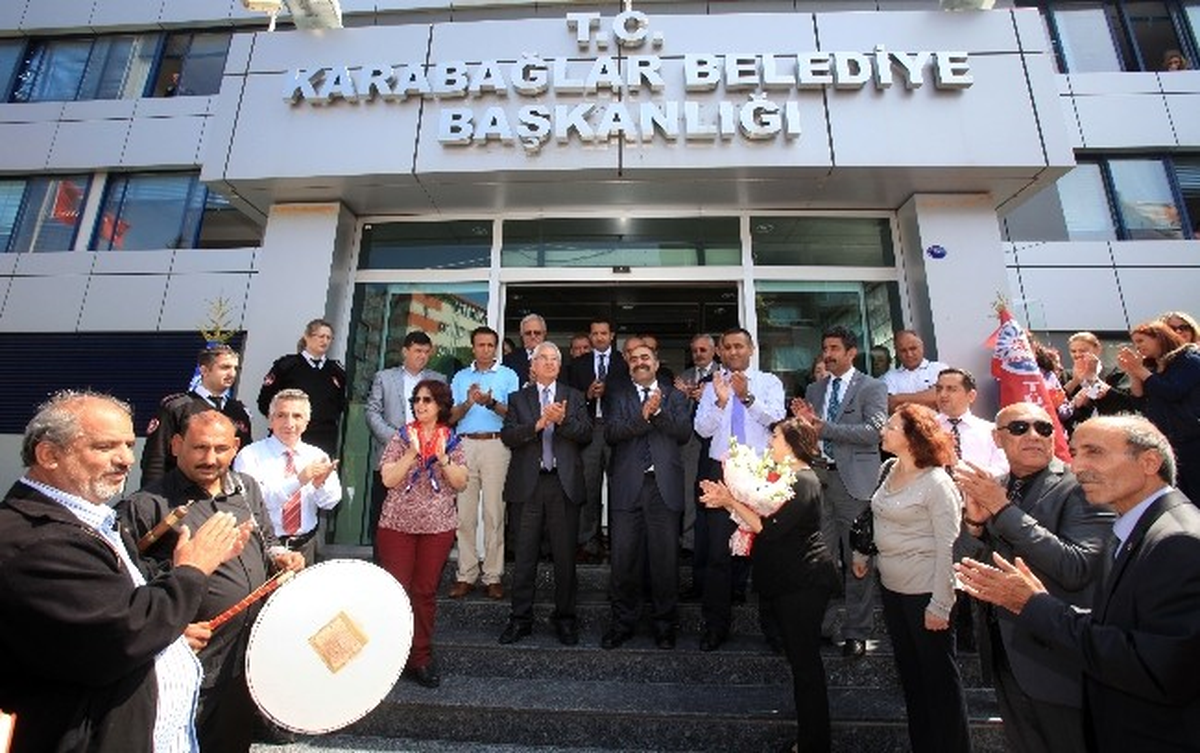 Karabağlar\'da Toplu Sözleşme Sevinci