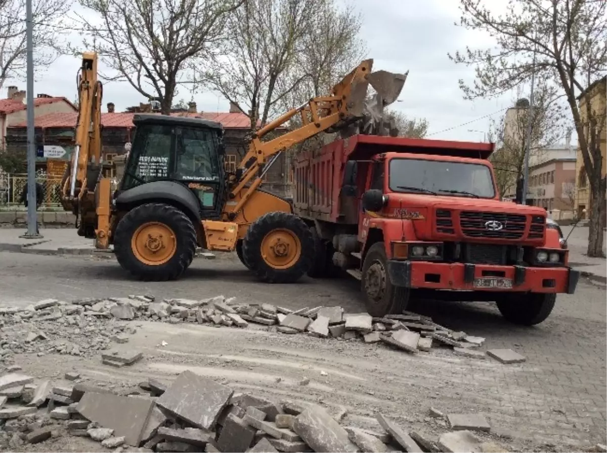 Kars Belediyesi Kaldırımları Yapıyor