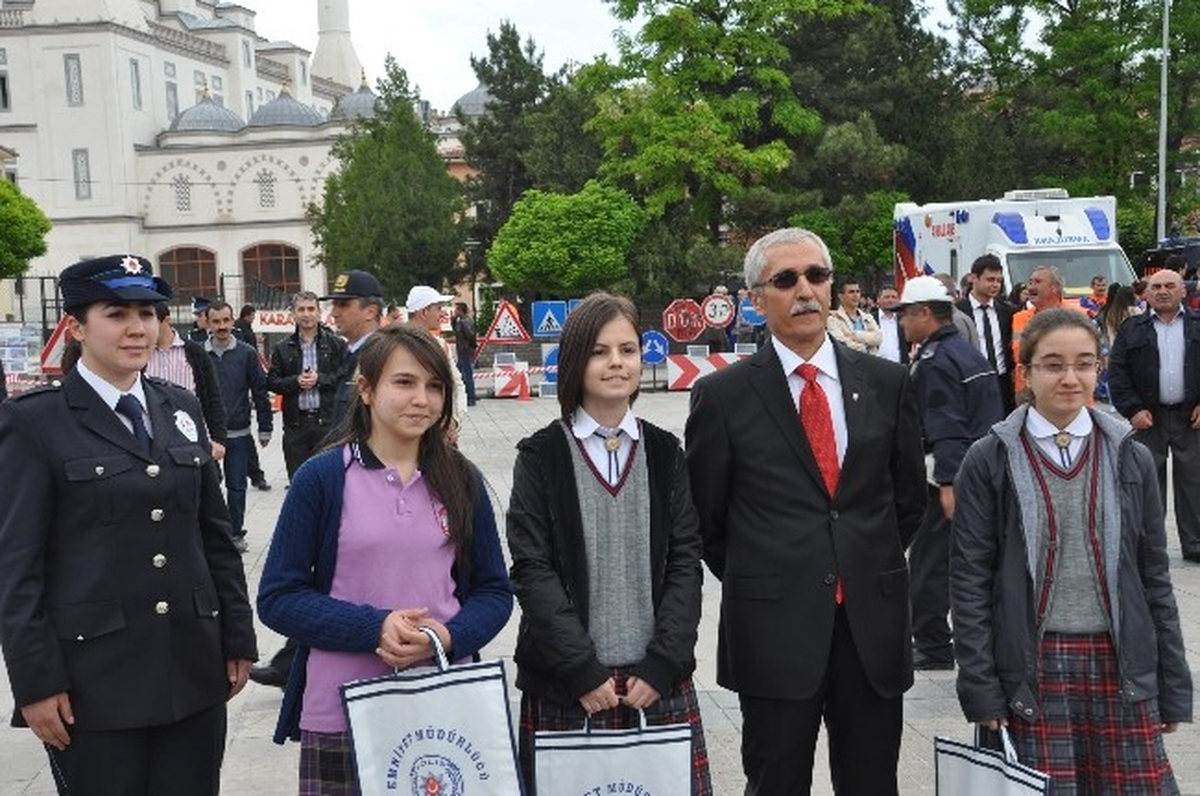 Kırıkkale\'de Karayolu Güvenliği ve Trafik Haftası