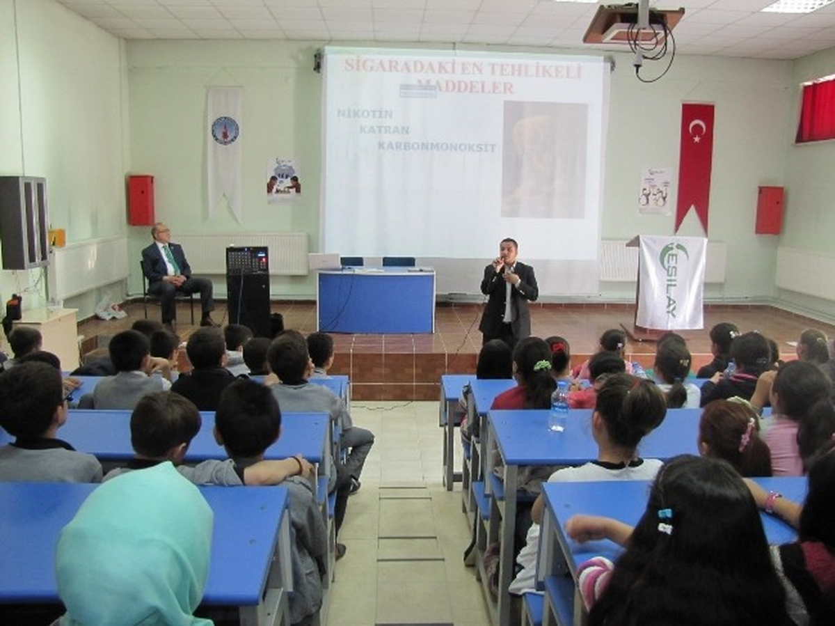 Kütahya Yeşilay Şubesinden Öğrencilere Seminer