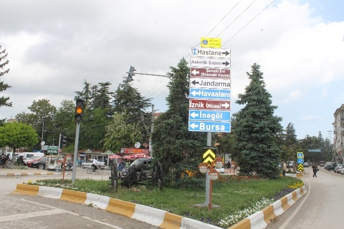 Trafik Levhaları Yenilendi