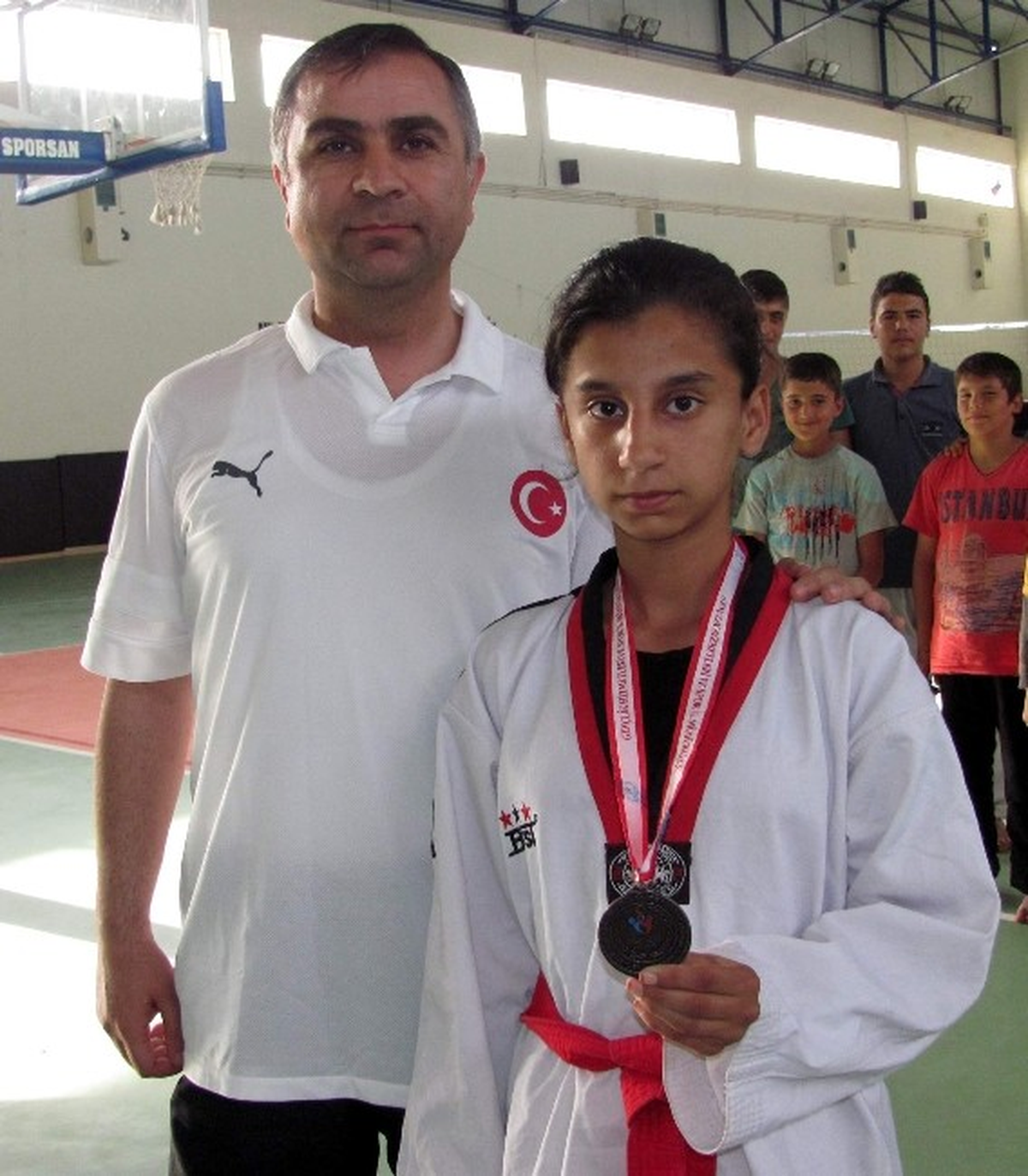Türkiye 3. Olan Arabanlı Minik Tekvandocu İlçeye Bronz Madalyayla Döndü