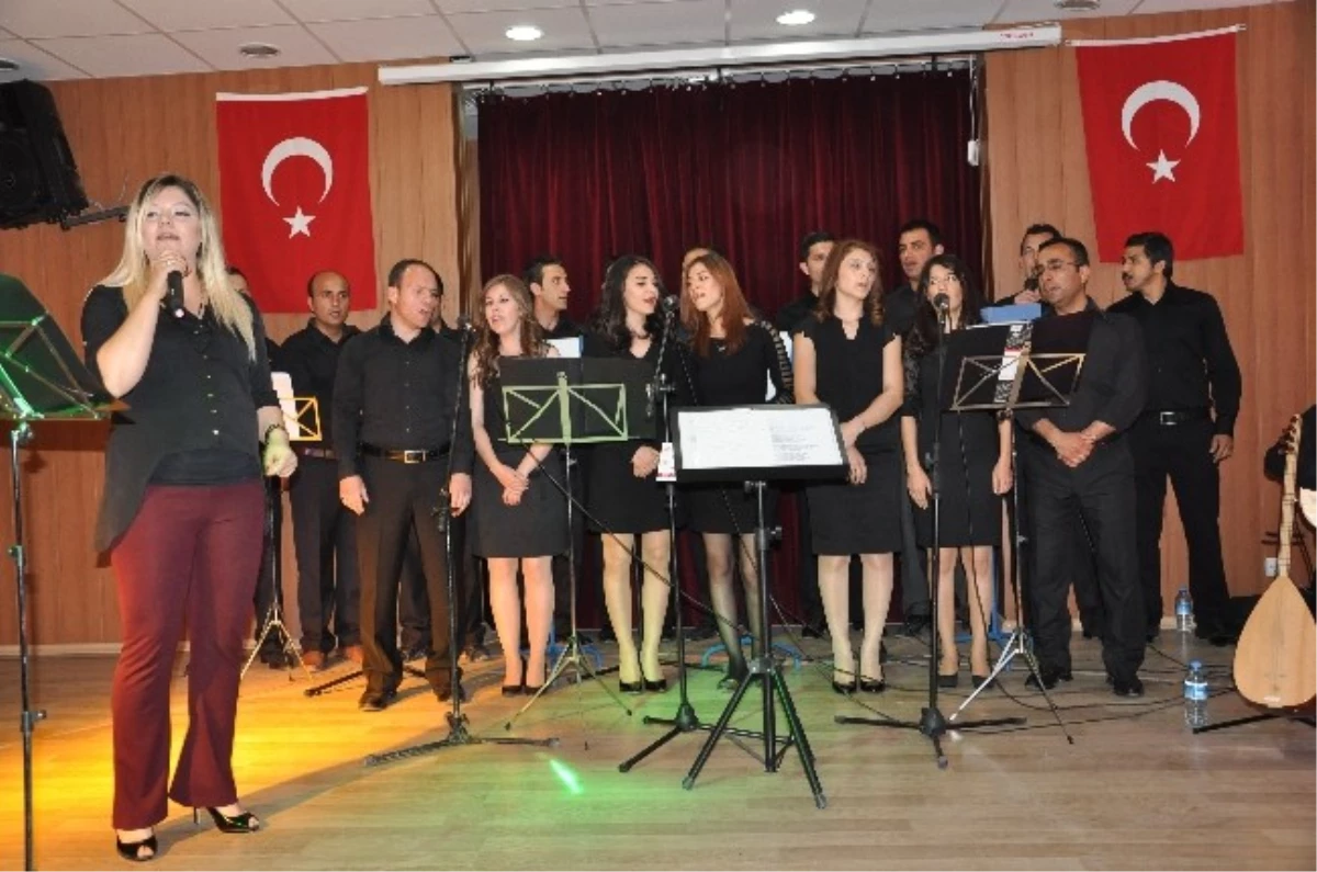 Mardin Valisi Cengiz Öğretmenlerin Konserine Katıldı