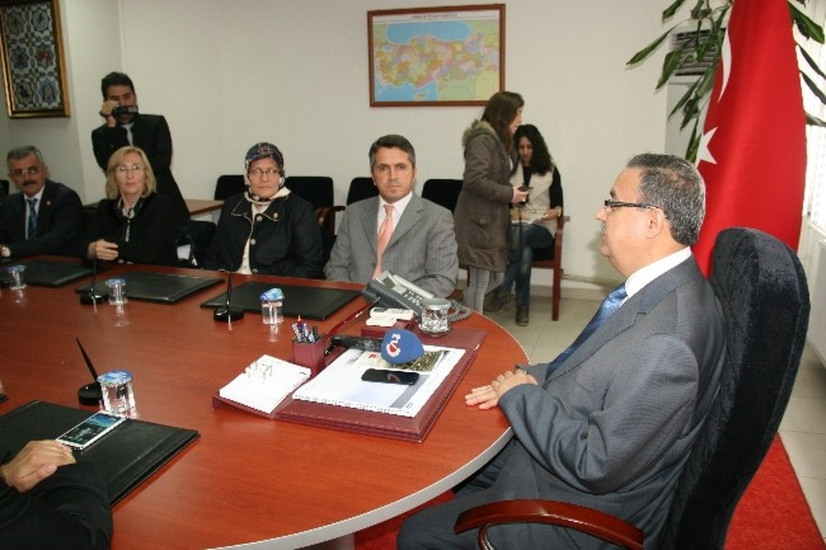 Düzce Valisi Su, Yerel Meclis Üyelerini Ağırladı