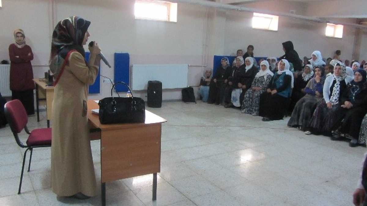 Van'da 'Ailede Sevgi ve Samimiyet' Konulu Seminer