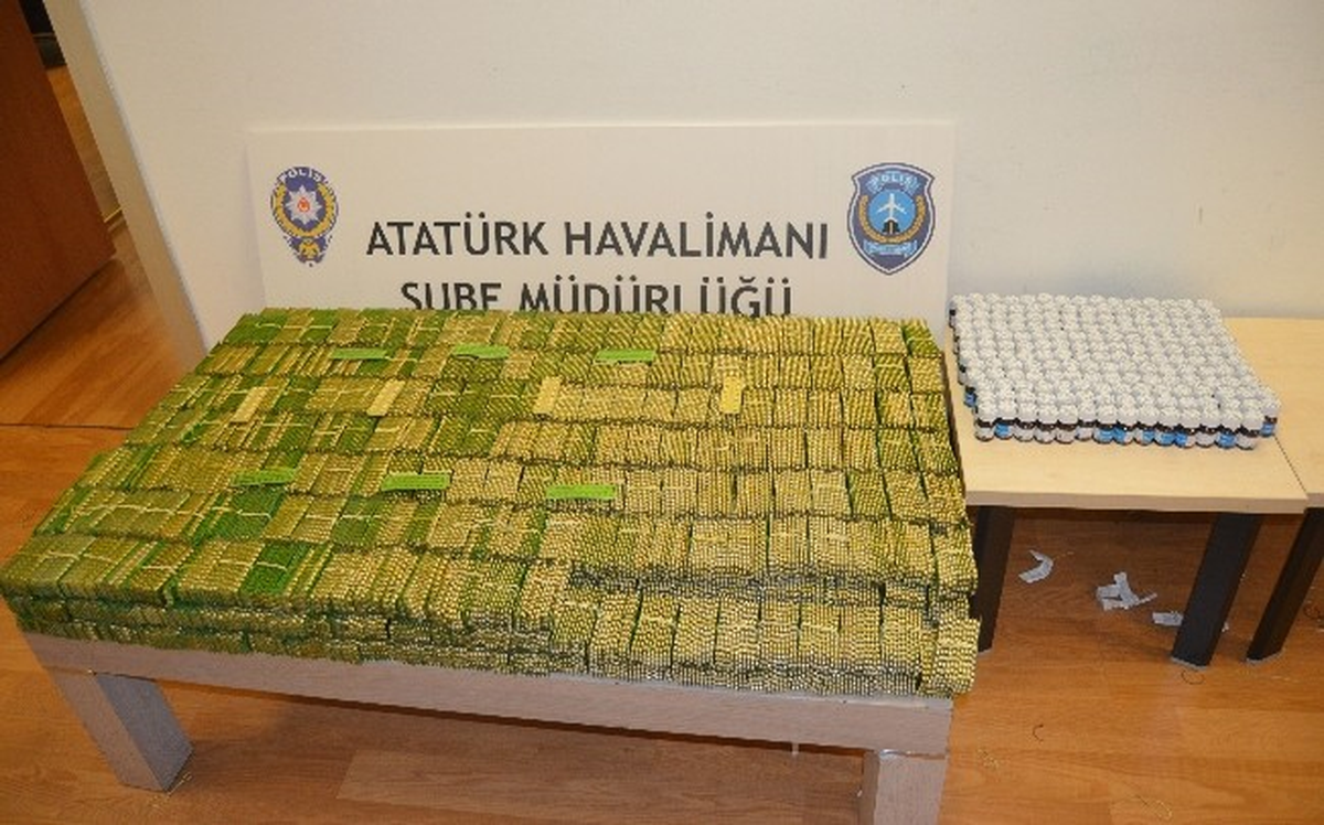 Atatürk Havalimanı\'nda Kaçak İlaç Operasyonu