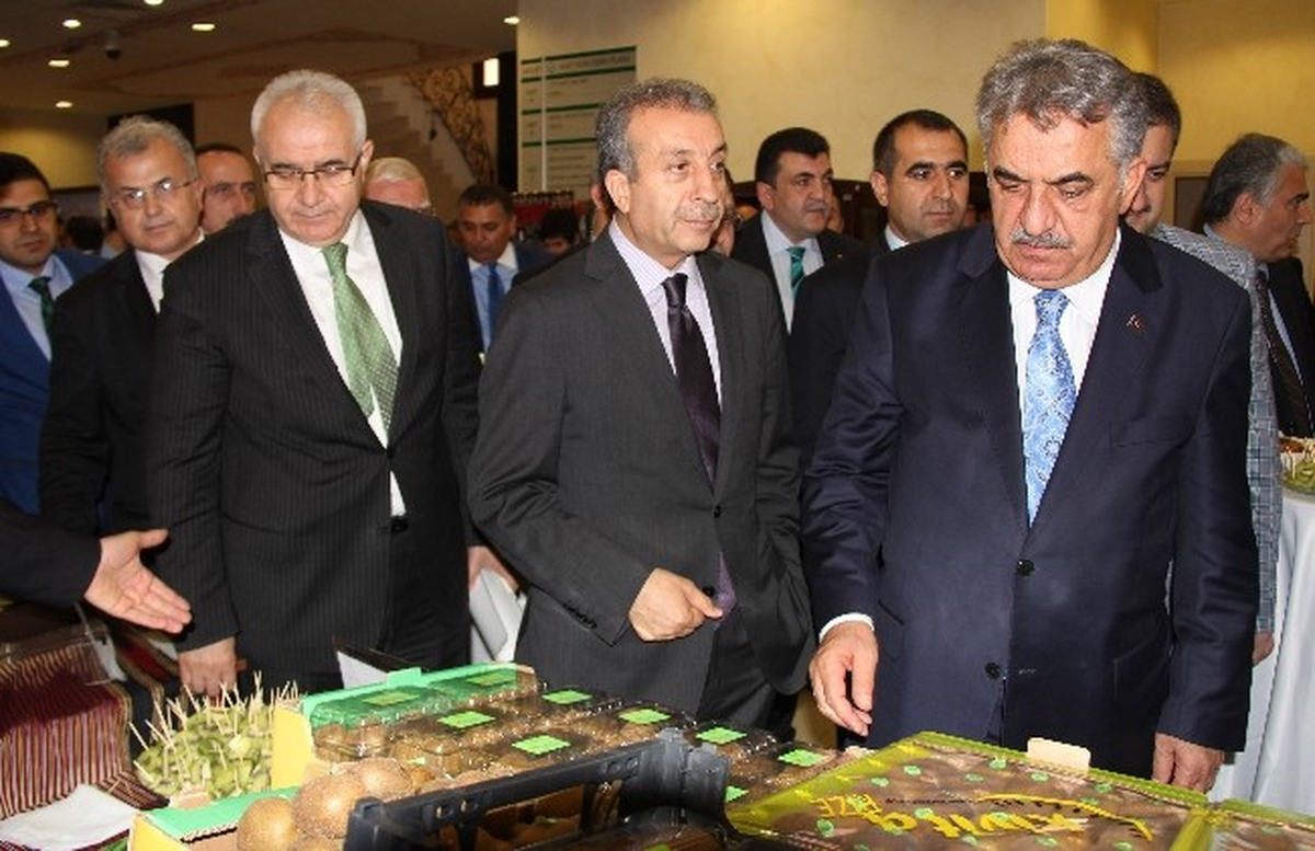 Bakanlar Mehdi Eker ve Hayati Yazıcı Rize\'de