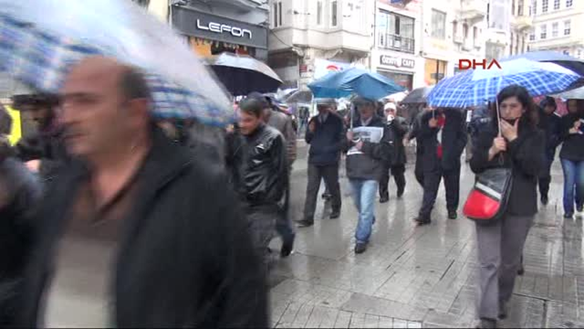 Beyoğlu Belediyesi Önünde 'Okmeydanı' Protestosu