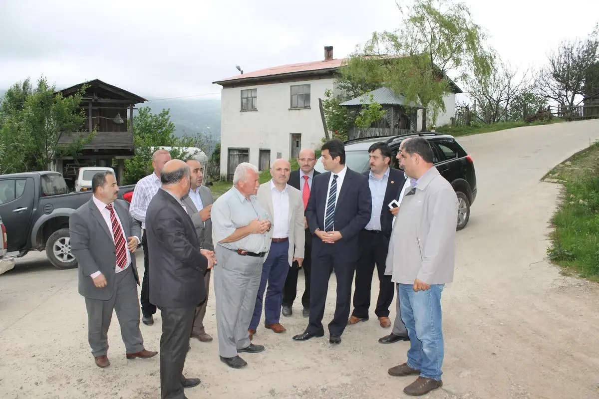 Borçka Kaymakamı Öztürk, Avcılar Köyünü Ziyaret Etti