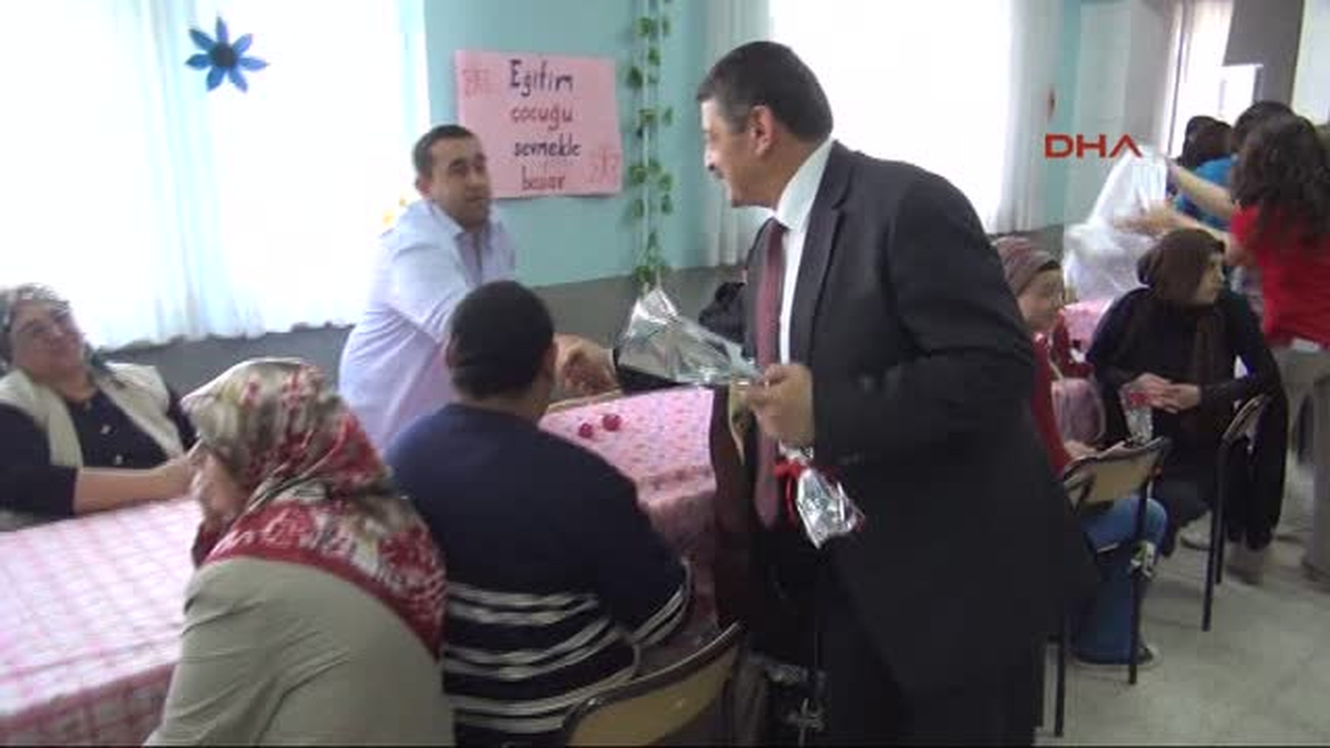 Engelli Annelerine Anneler Günü Kutlaması