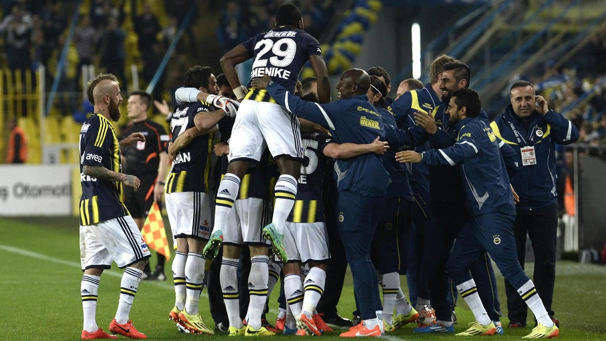 Fenerbahçe Sahasında Karabükspor\'u 4-0 Mağlup Etti