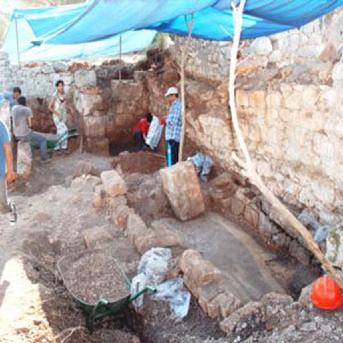 Hadrianaupolis Antik Kenti\'ndeki Kazı Çalışmaları