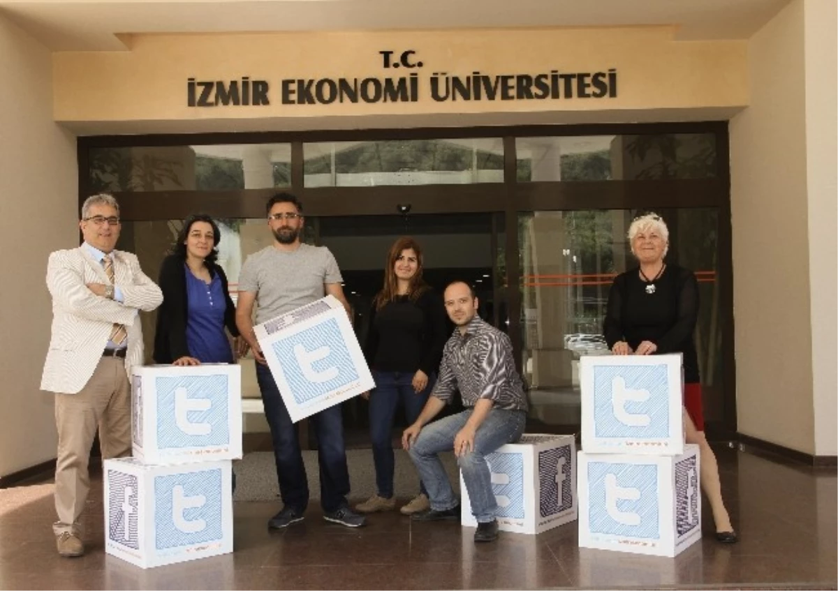 İzmir Ekonomi\'den Bir İlk: Twitter Üzerinden Ders