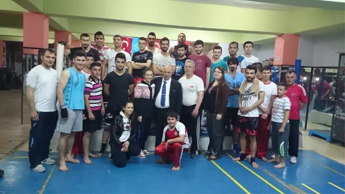 Kick Boks\' culardan Hoca\' ya Jest