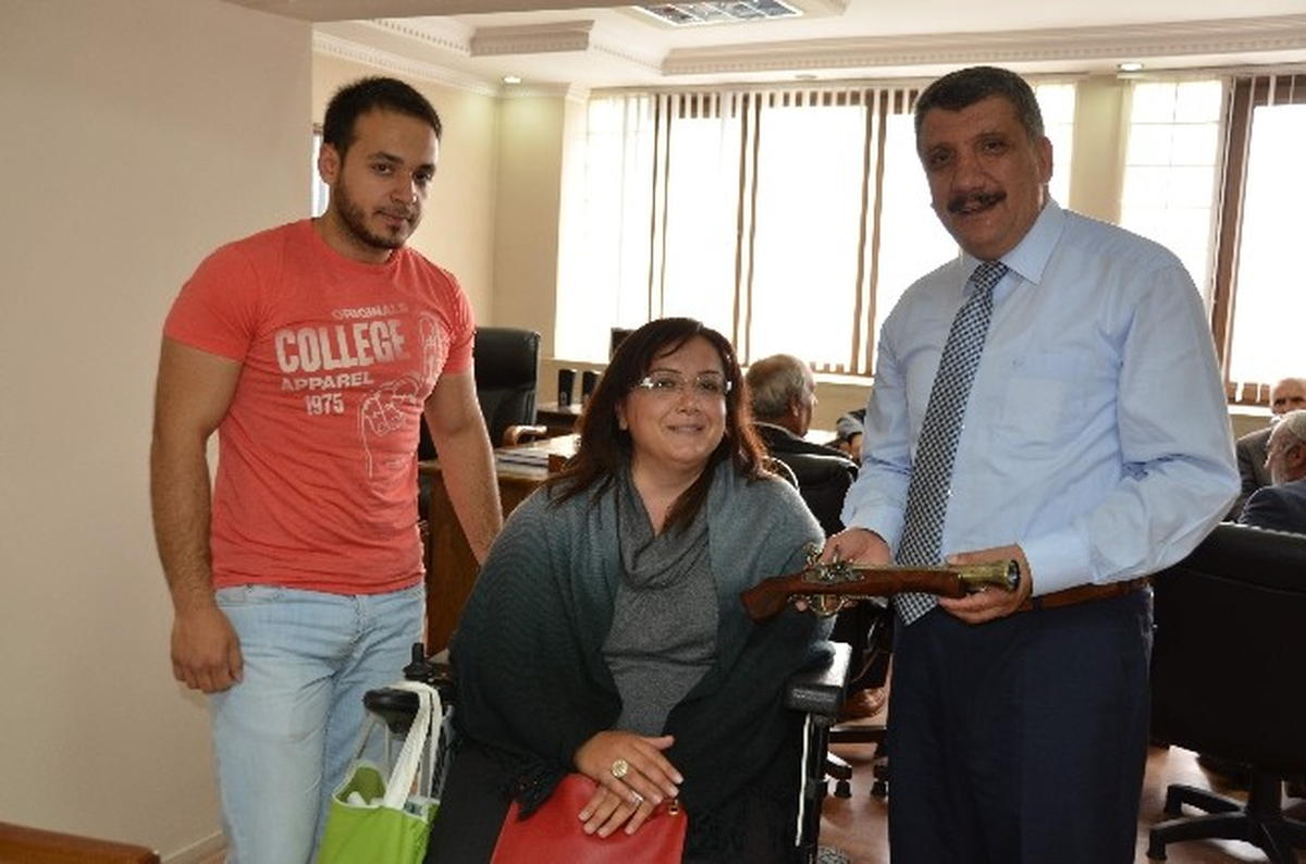 Malatya Eğitim Vakfı Kadın Kolları ve Engelliler Vakfı\'ndan Başkan Selahattin Gürkan\'a Ziyaret