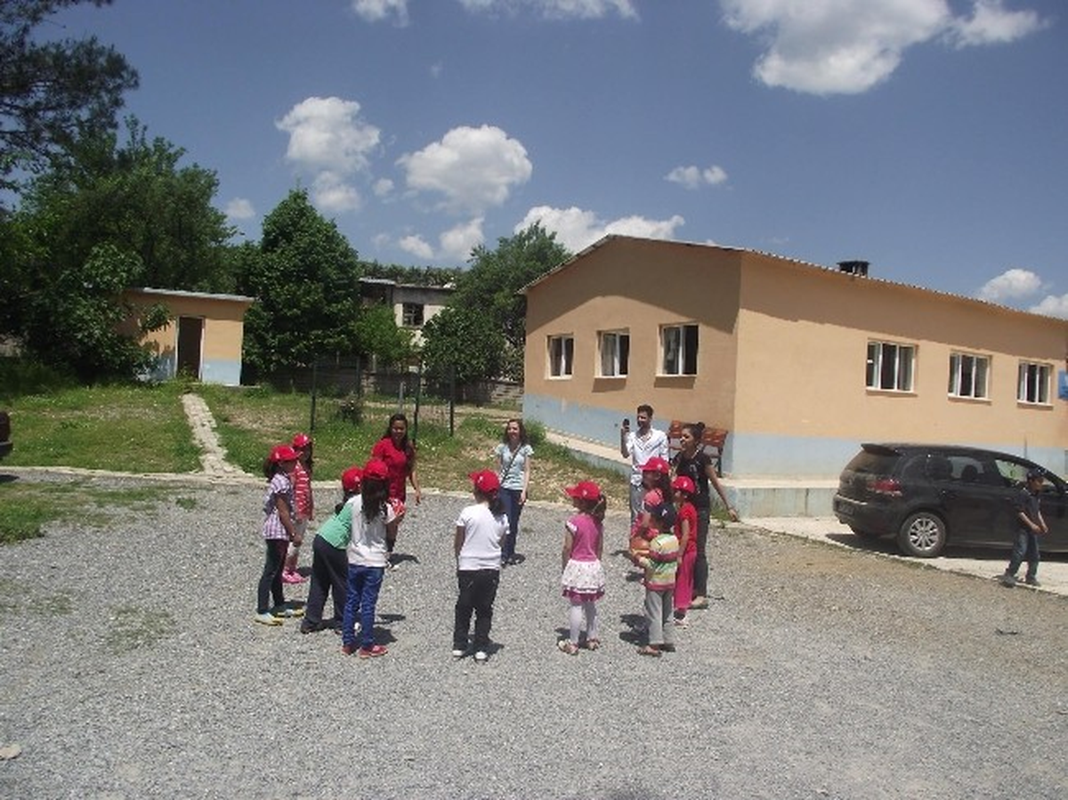Manavgat Meslek Yüksekokulundan İlkokul Öğrencilerine Yardım