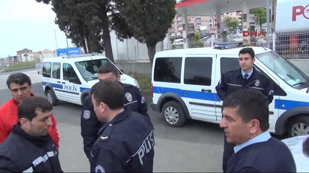 Markete Giren Hırsızı, Yırtık Montu Ele Verdi