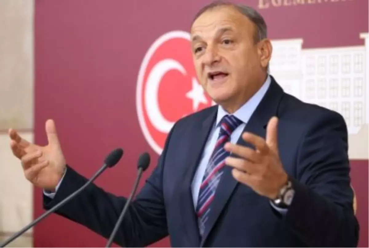 MHP Grup Başkanvekili Oktay Vural, AK Parti Genel Başkan Yardımcısı Hüseyin Çelik\'in MHP\'nin...