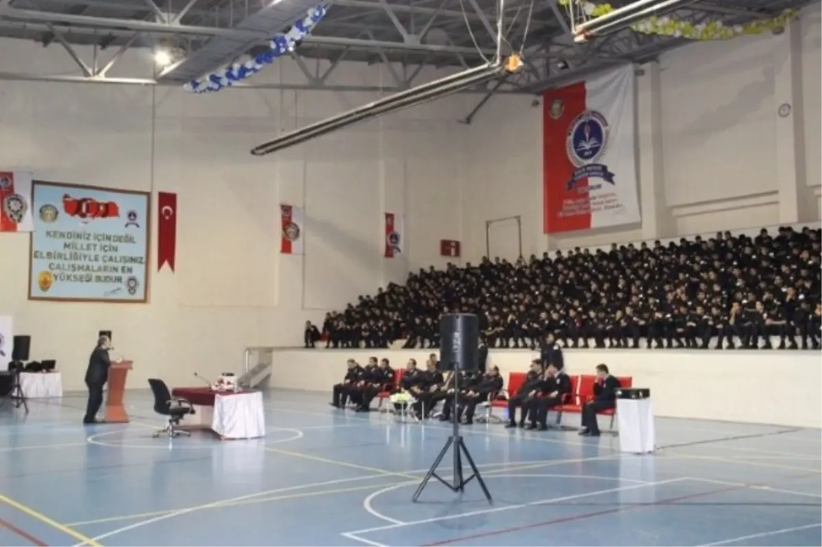 Erzurum Müftüsü Çınar\'dan Öğrencilere Konferans