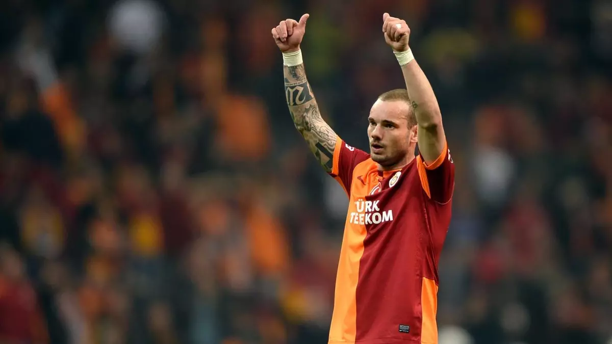 Sneijder\'den Trabzonspor\'a Gönderme! "Kimse Kafamıza Bir Şey Atmayacak"