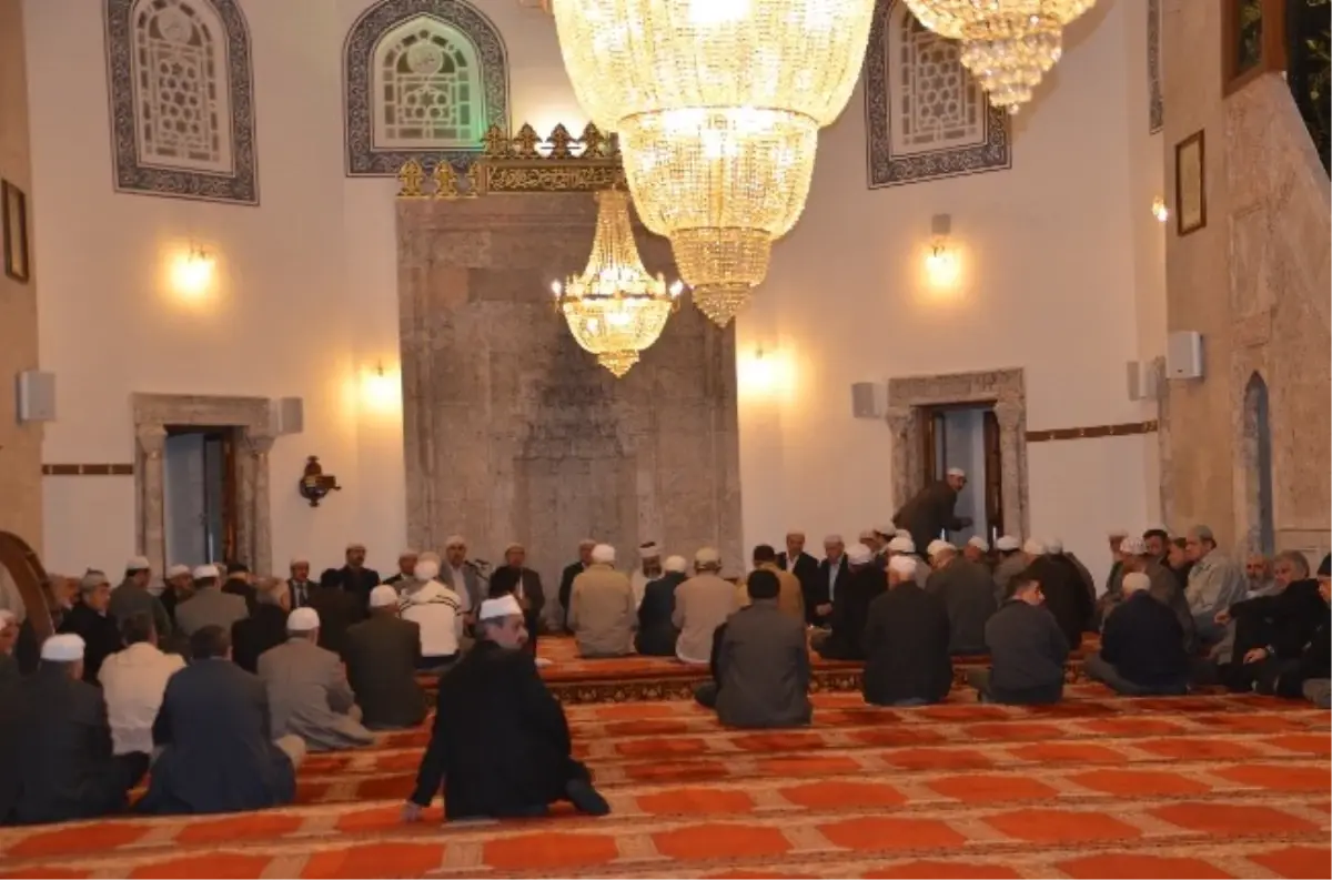 Tosya\'da 400 Yıllık Cami İbadete Açıldı