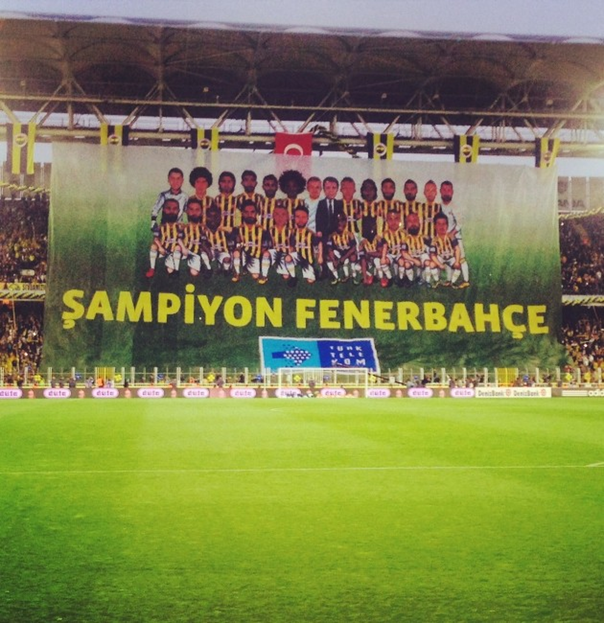 Türk Telekom\'dan Fenerbahçe İçin Dev Şampiyonluk Bayrağı