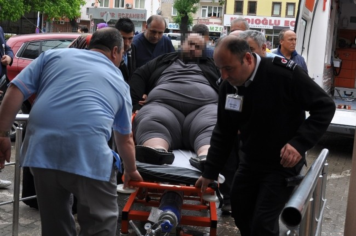 200 Kiloluk Adam Acile Güçlükle Taşındı