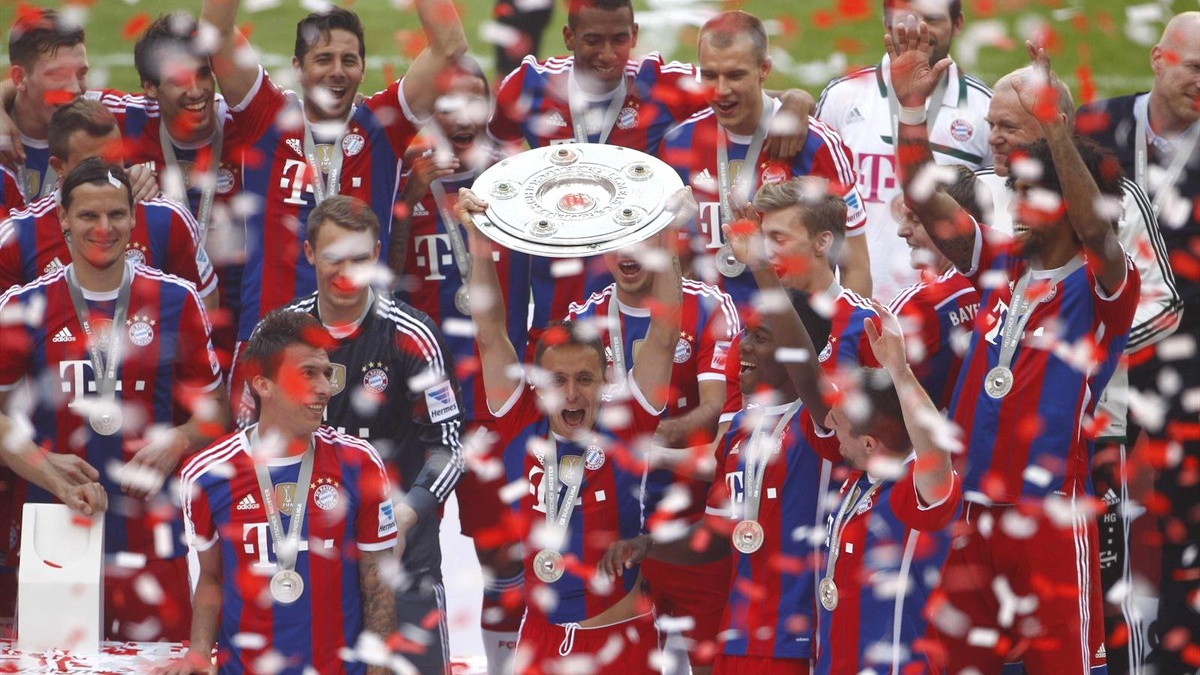Bayern Münih Şampiyonluk Kupasını Kaldırdı