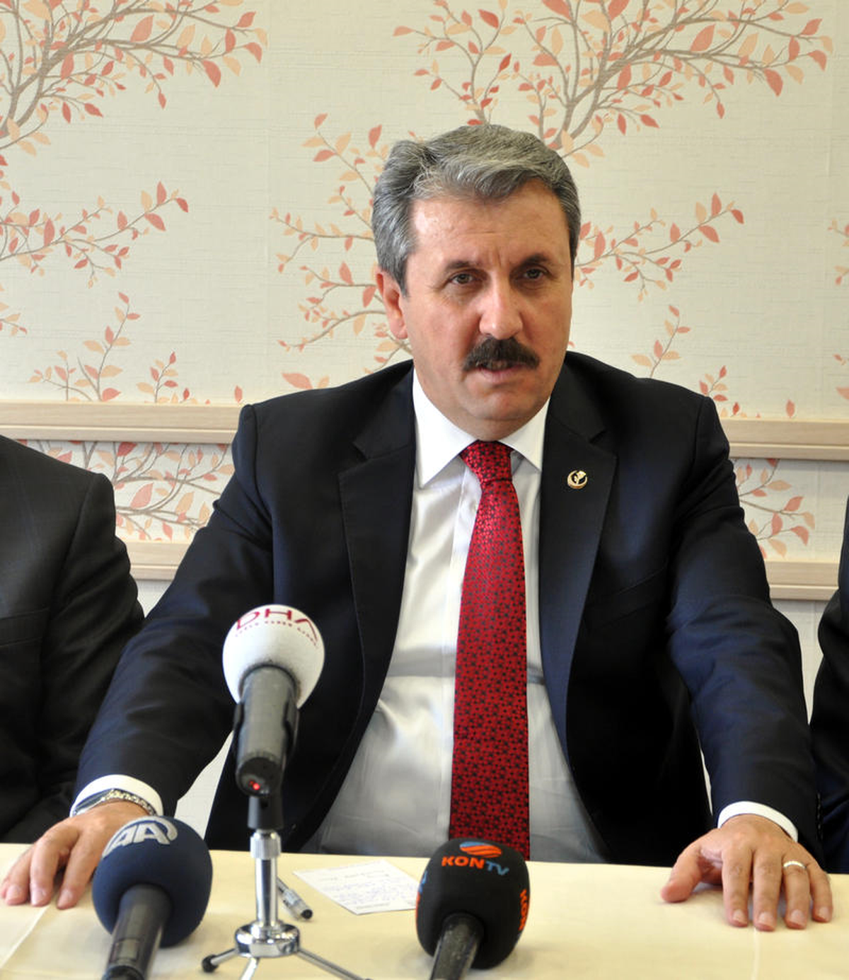 BBP Genel Başkanı Destici: "Tüm Annelerimizin Anneler Günü\'nü Kutluyorum"
