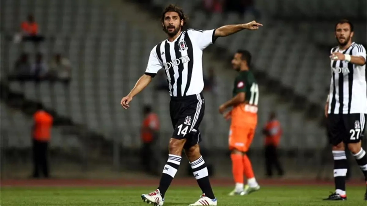 Beşiktaş\'ın Fransız Defansı Escude\'den Yaylım Ateş!