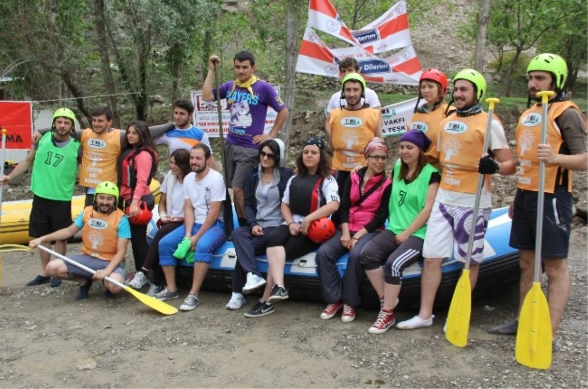 Erzurum\'da Start Alan Türkiye Rafting Şampiyonası Renkli Görüntüler Oluşturdu