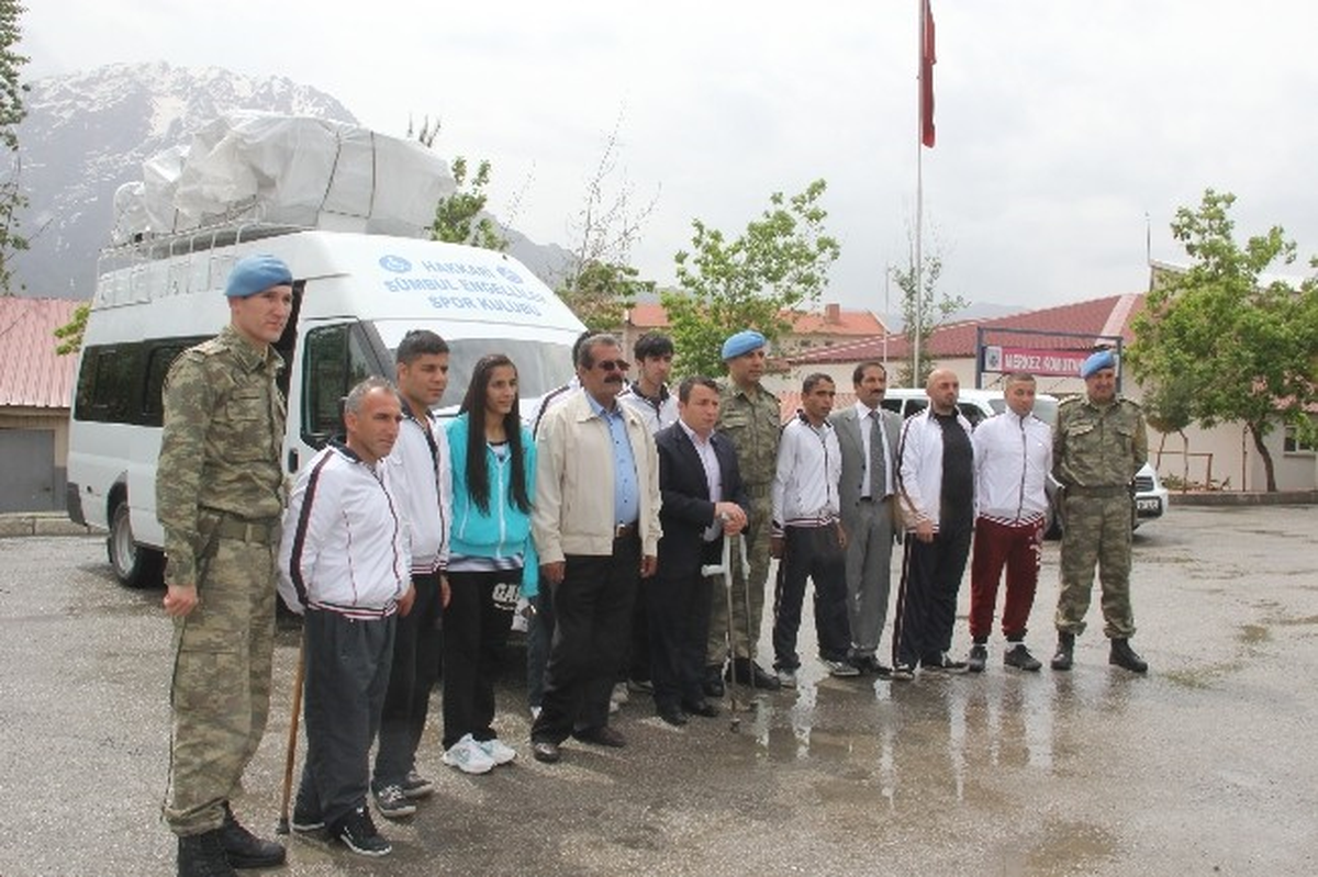 Hakkarili Engelliler TSK Davetlisi Olarak Ankara\'ya Hareket Etti