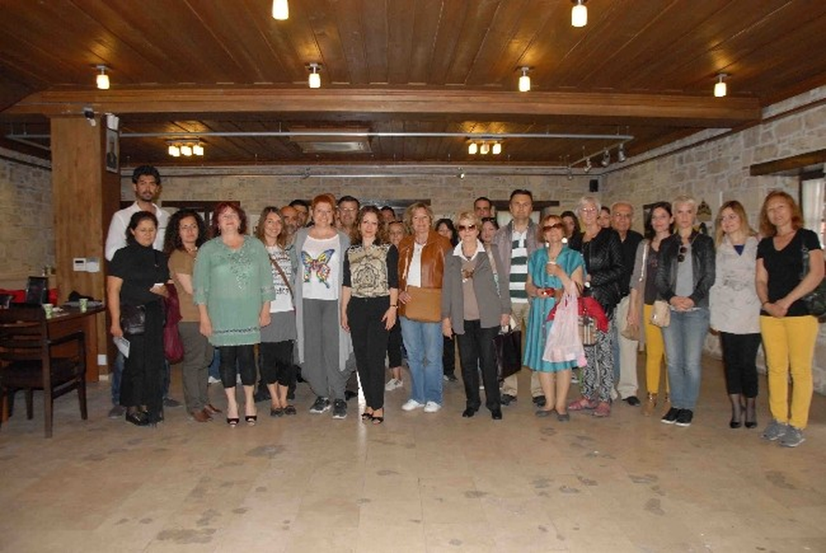 İranlı Bayan Ressamdan Dikkat Çeken Sergi