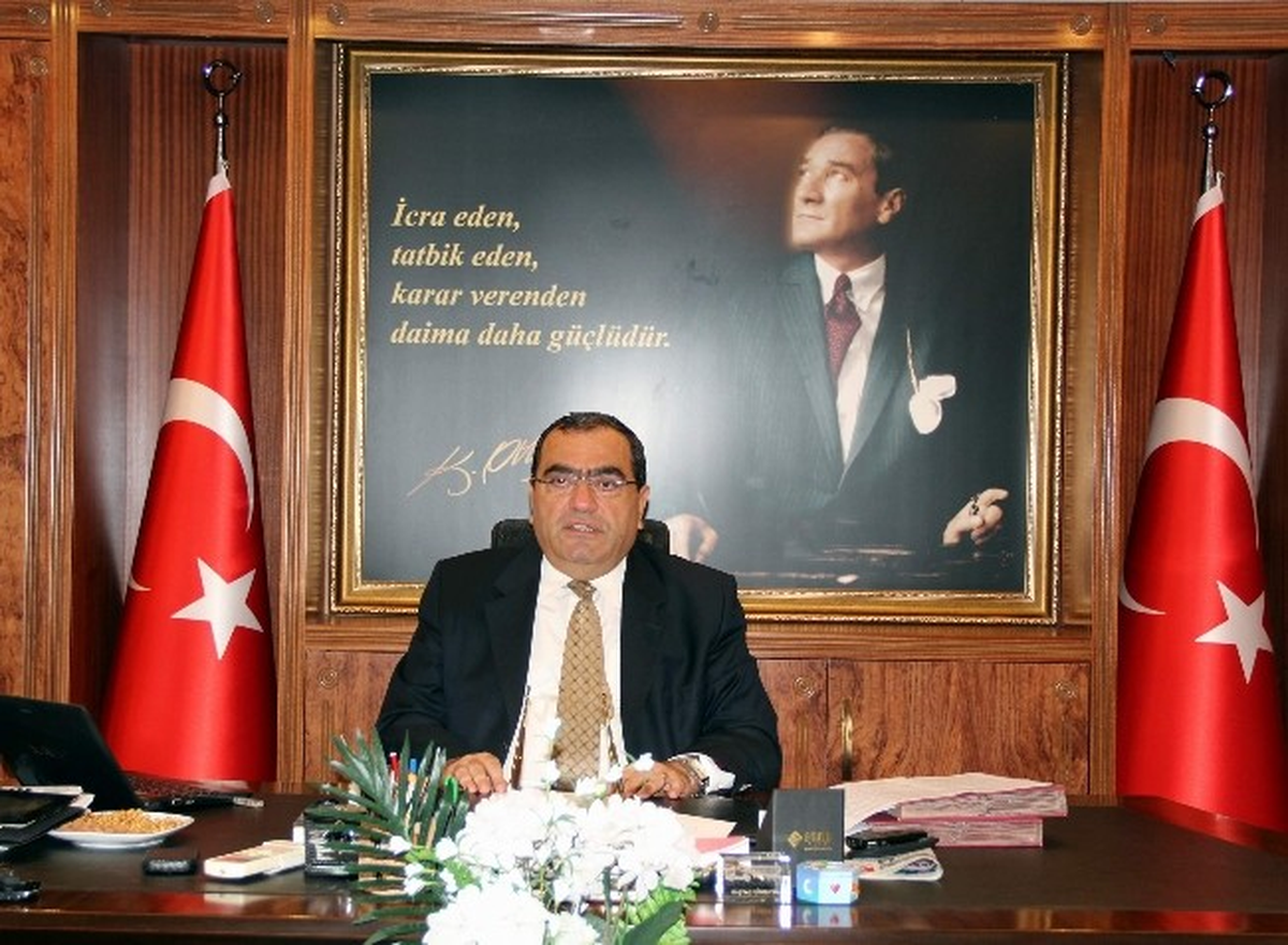 Kaymakam Mehmet Okur\'un Anneler Günü Mesajı