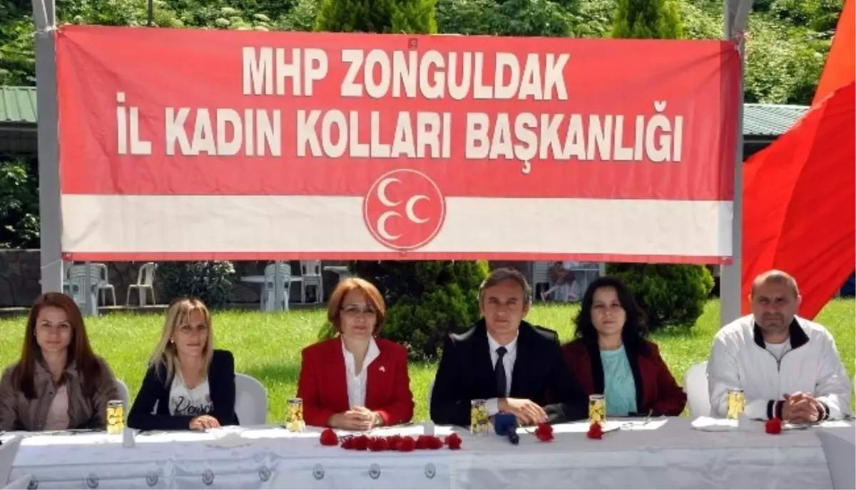 MHP\'den, Anneler Günü Etkinliği