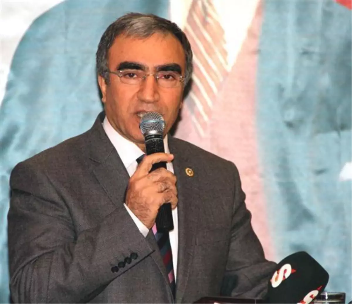 MHP Genel Başkan Yardımcısı Öztürk\'ün Anneler Günü Mesajı