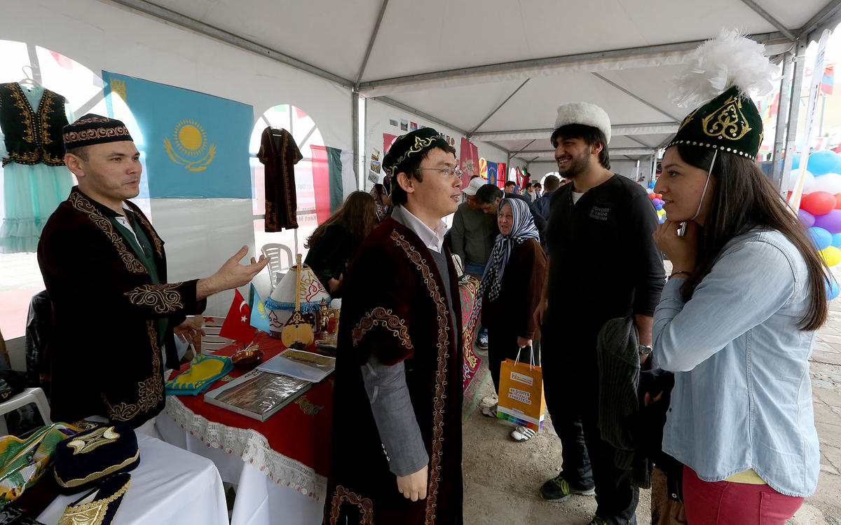 Misafir Öğrenciler Ülkelerini Tanıtıyor