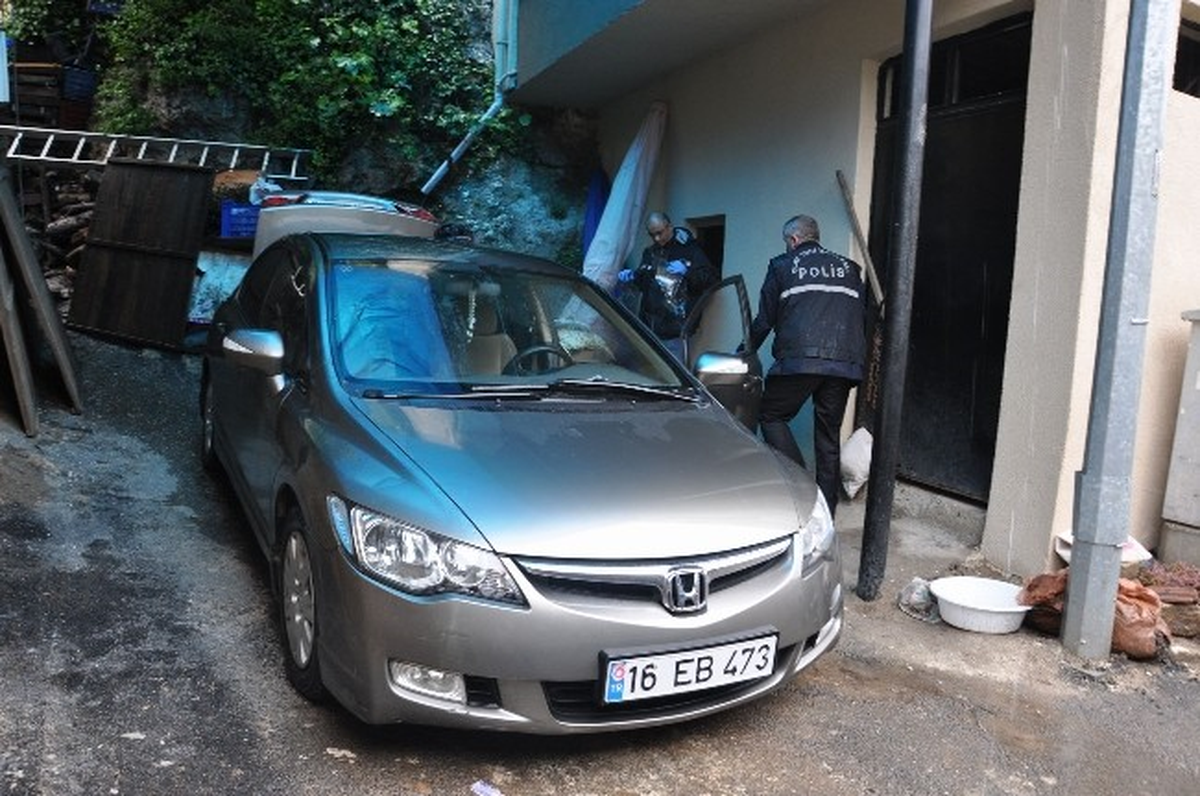 Otomobilden 490 Bin Liralık Tarla Parasını Çaldılar