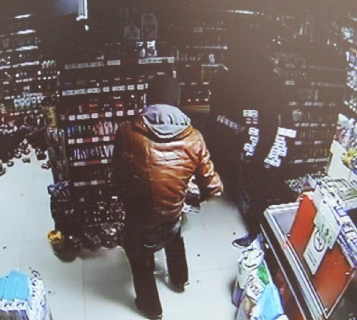 Üsküdar\'da Markete Giren 4 Hırsız, 45 Bin Liralık Soygun Yaptı