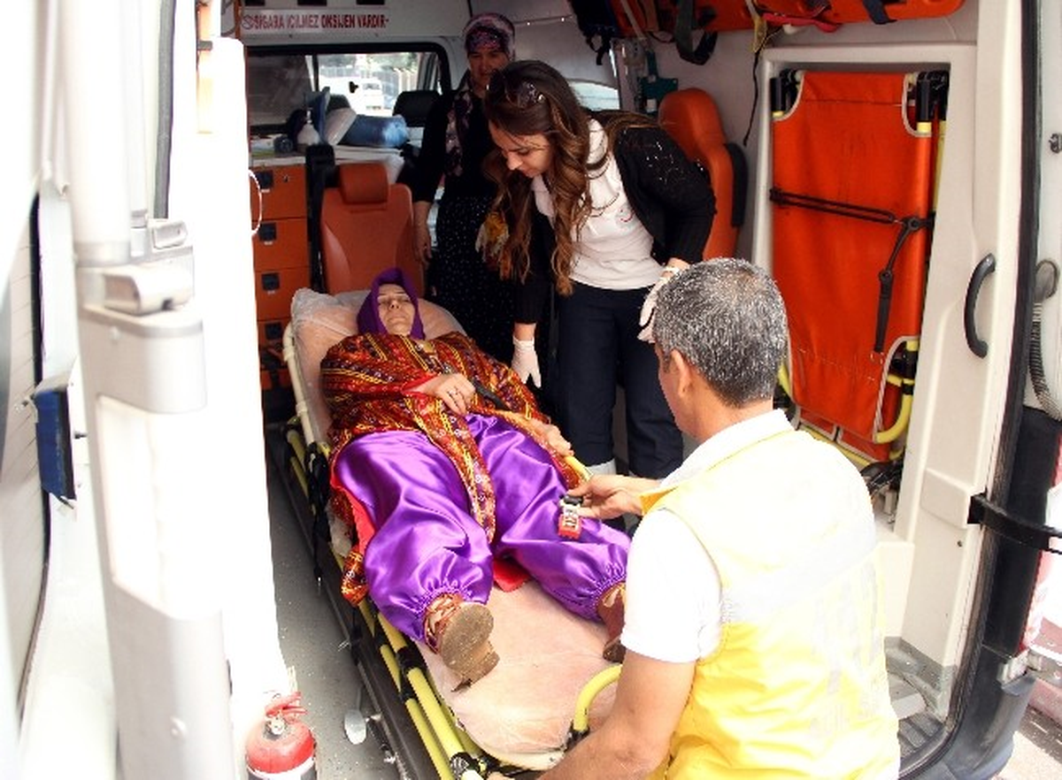 Deveden Düşen Kadın Hastanelik Oldu