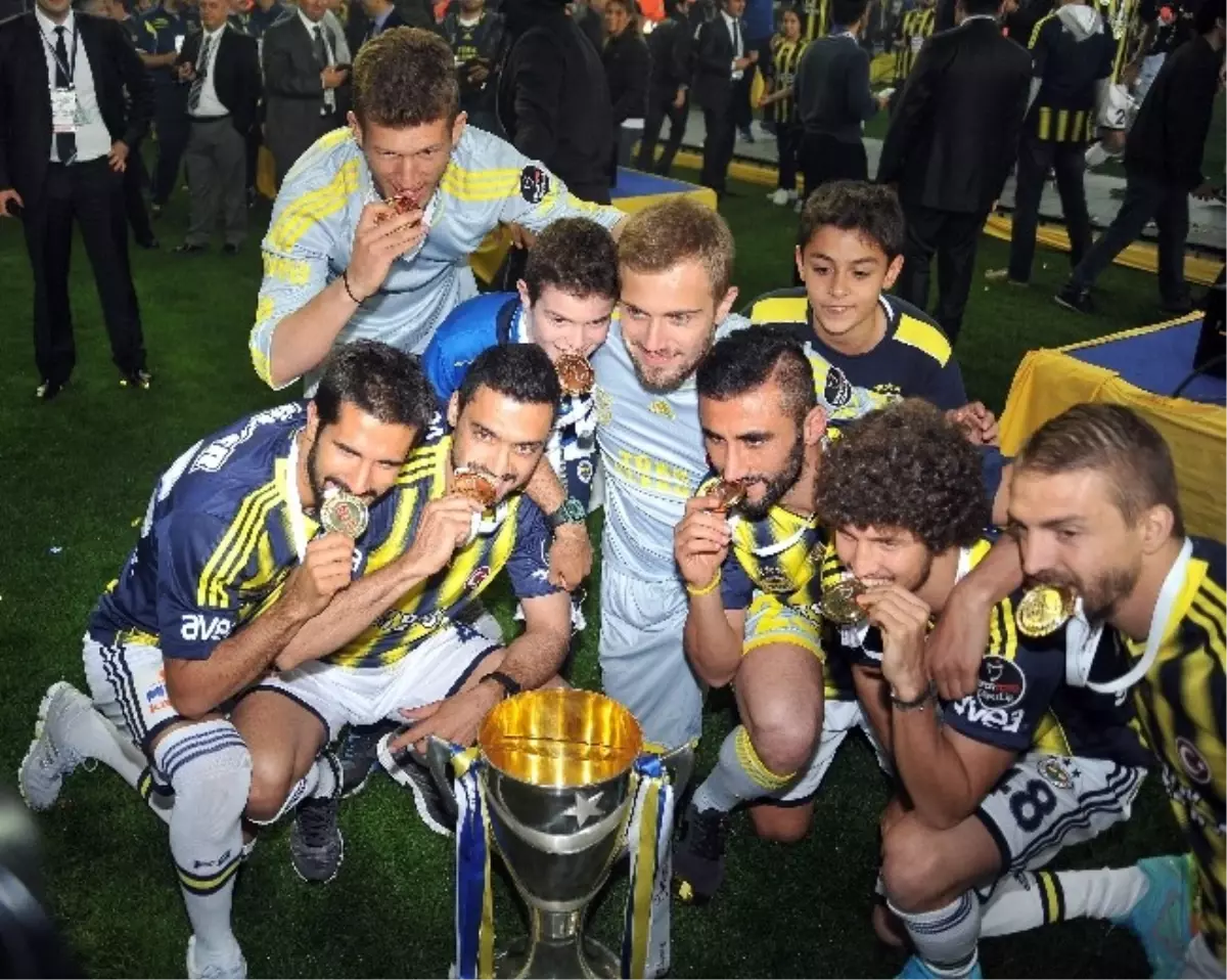 Fenerbahçe Kupasını Aldı