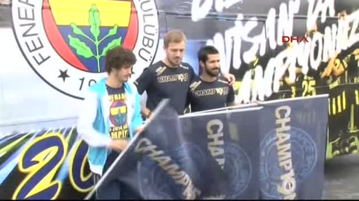 Fenerbahçe\'nin Şampiyonluk Turu Başladı