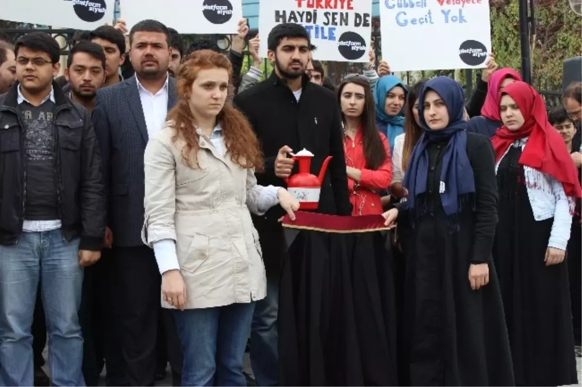 Feyzioğlu\'na İlginç Protesto