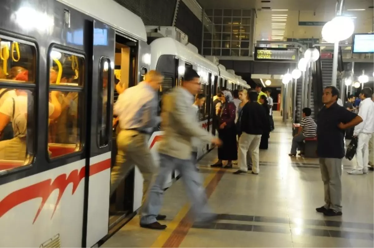 İzmir Metrosu 14 Yaşında