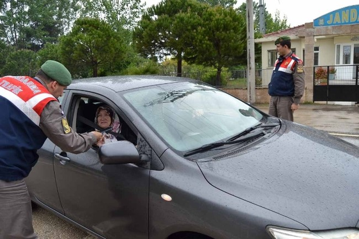 Jandarma, Anneleri Unutmadı