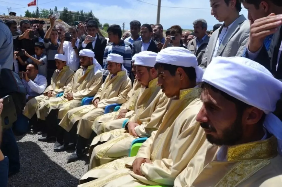 Medrese Öğrencileri Diploma Aldı