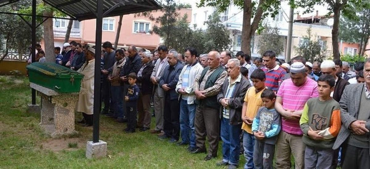 Oynarken Çaya Düşen İpek Hayata Tutunamadı