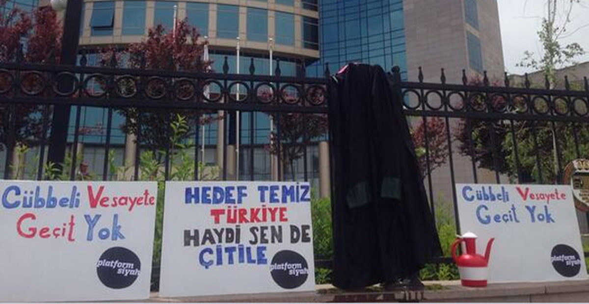 Platform Siyah Üyeleri Feyzioğlu\'nu Protesto Etti