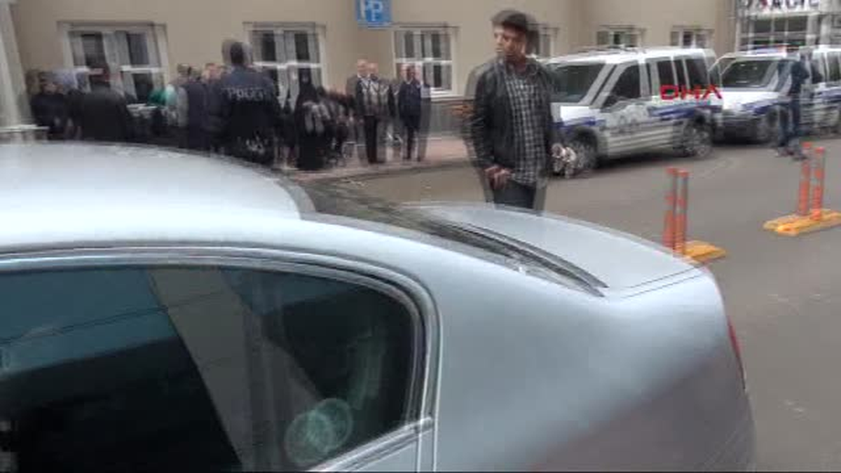 Polis Memuru Canına Kıymak İstedipolis Memuru Canına Kıymak İstedi